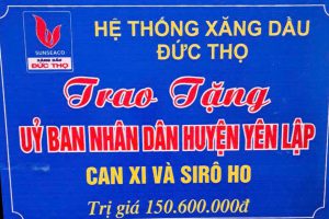 HỆ THỐNG XĂNG DẦU ĐỨC THỌ TRAO TẶNG QUÀ CHO NGƯỜI DÂN HUYỆN YÊN LẬP SAU CƠN BÃO SỐ 3.